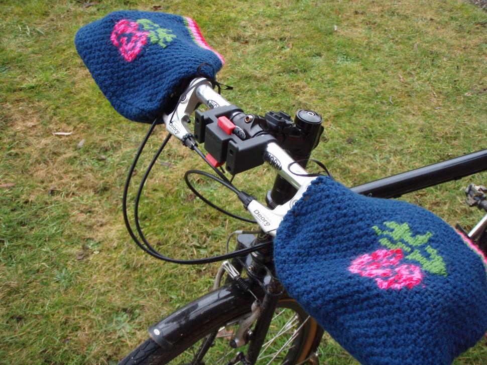 Review Lowie Merino Handlebar covers road.cc